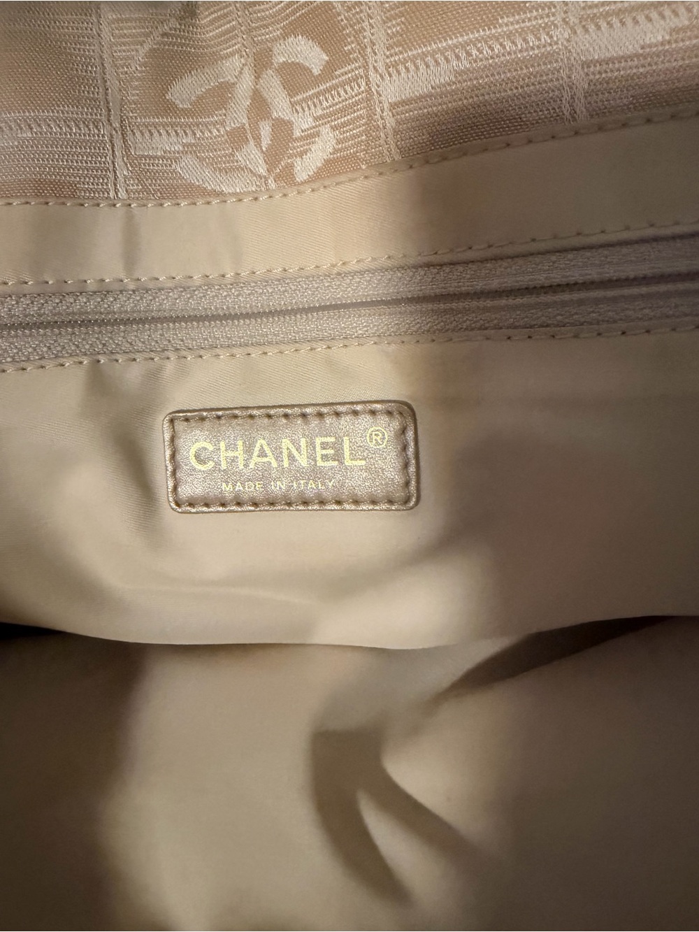 CHANEL miniline tote - Picture 10 of 15